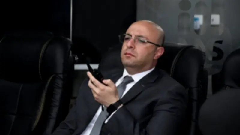 محافظ الفيوم يتابع غلق المحال التجارية عبر الشبكة الوطنية للطوارئ