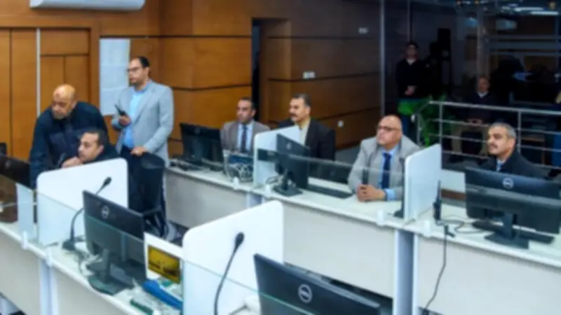 محافظ الإسكندرية يتفقد الالتزام بمواعيد إغلاق المحال العامة في ثاني أيام القرار