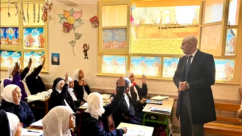 وزير التعليم يزور مدارس كفر الزيات مفاجأة وينفي شائعات تعليق الدراسة