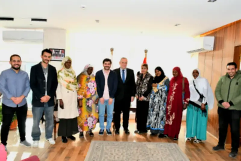 رئيس المستشفيات التعليمية يستقبل مريضتين سودانيتين بعد شفائهما بنجاح