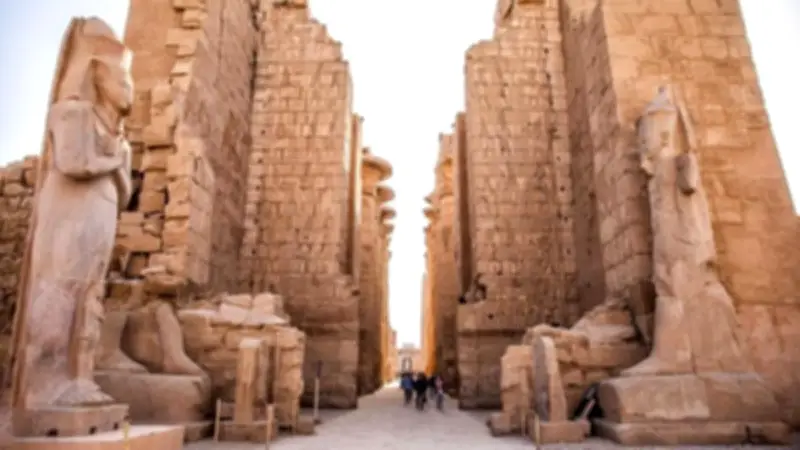 المركز المصري الفرنسي يواصل أعمال الحفائر في معابد الكرنك لاستكشاف تاريخها العريق