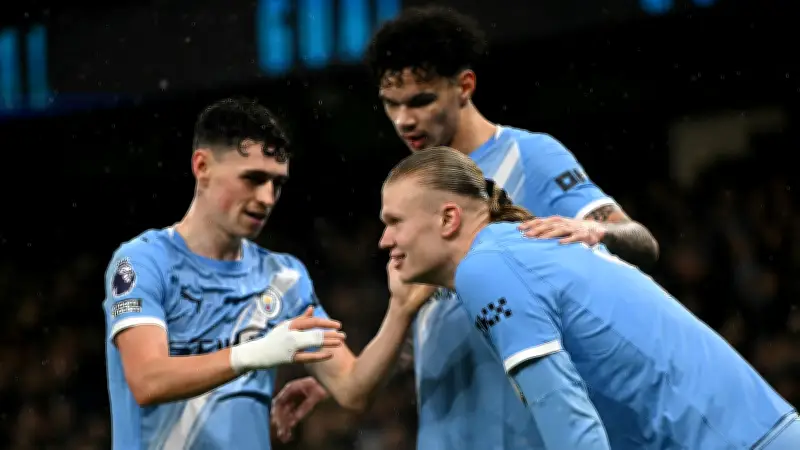 مانشستر سيتي يتفاوض بسرعة لتجديد عقد فيل فودين وصد أطماع بايرن ميونخ