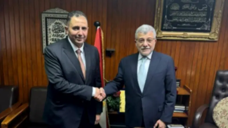 محافظ دمياط وهيئة الأوقاف يتفقان على تسهيل التصالح في مخالفات البناء