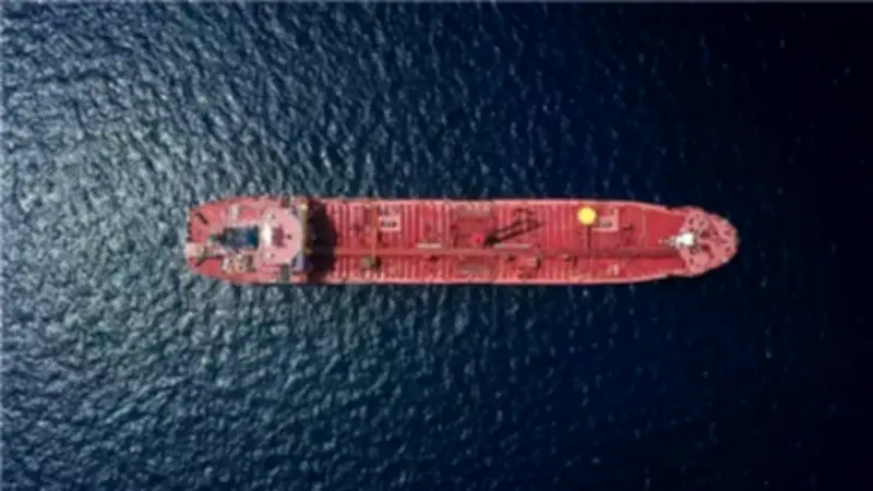 الكويت: ناقلة النفط "السالمي" تتعرض لهجوم إيراني في دبي وتحذير من تسرب نفطي