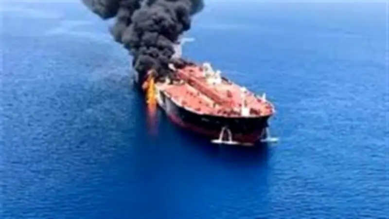 الحرس الثوري الإيراني يعلن استهداف سفينة إسرائيلية وتجمع أمريكي في الخليج والإمارات