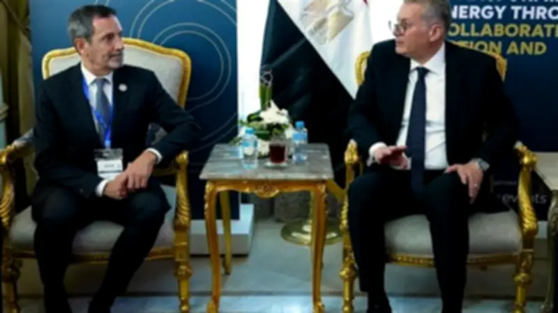 وزير البترول يبحث مع شلمبرجير العالمية تطبيق الحفر الأفقي لزيادة الإنتاج