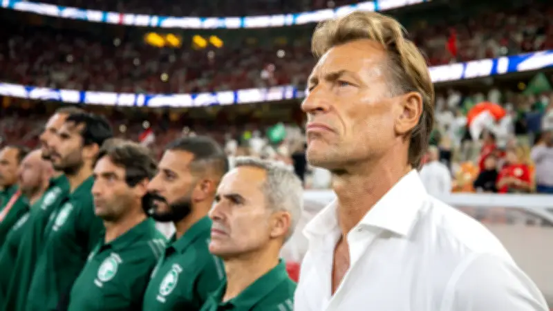 مصير رينارد مع المنتخب السعودي على المحك.. مباراة صربيا قد تكون الأخيرة