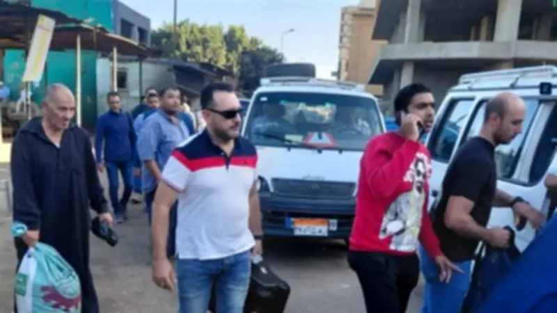 محافظ الشرقية يوجه بتعزيز النقل وتوفير سيارات أجرة إضافية لموقف منيا القمح