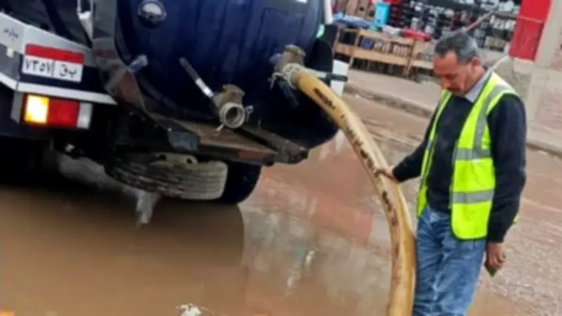 مرور الجيزة تستعد للأمطار بنشر سيارات شفط المياه والإغاثة على الطرق