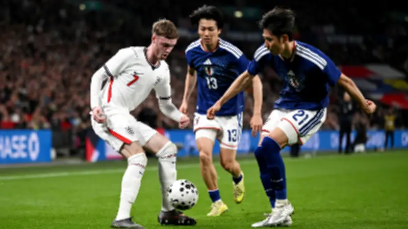 تشيلسي يتعرض لانتقادات حادة بسبب توقيت نشر صورة بالمر خلال مباراة إنجلترا واليابان