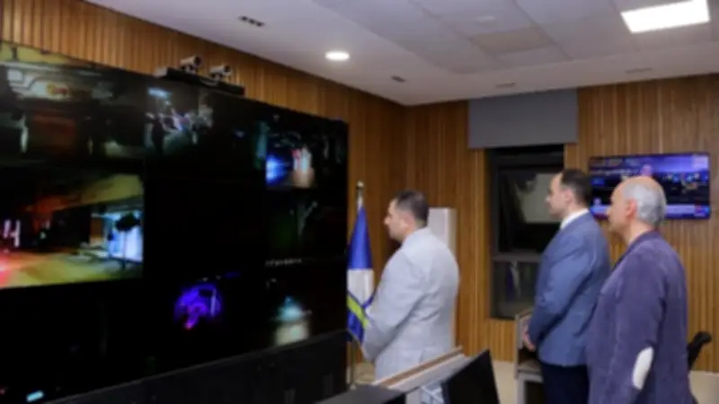 محافظ دمياط يتفقد تطبيق قرار غلق المحال العامة من مركز الطوارئ الوطني