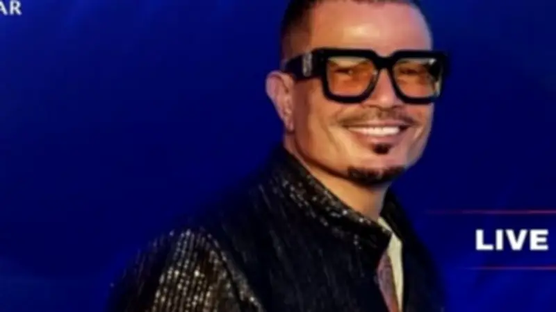 عمرو دياب يحتفظ بصدارة Billboard Arabia Artist 100 لأسبوع 52 ويحيي حفلاً في قطر