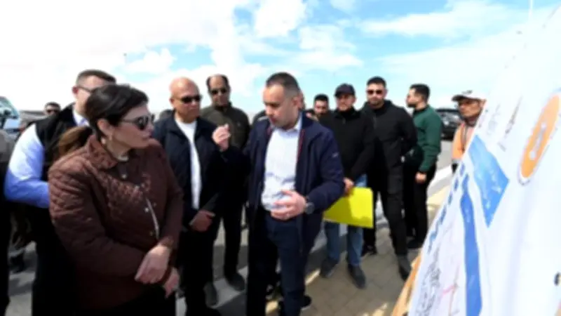 وزيرة الإسكان تتابع أعمال المرافق الرئيسية وكوبري C19 بالعلمين الجديدة