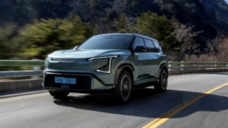 كيا EV5 GT الكهربائية: قوة 306 حصانًا وتصميم عصري في عالم السيارات الرياضية متعددة الاستخدامات