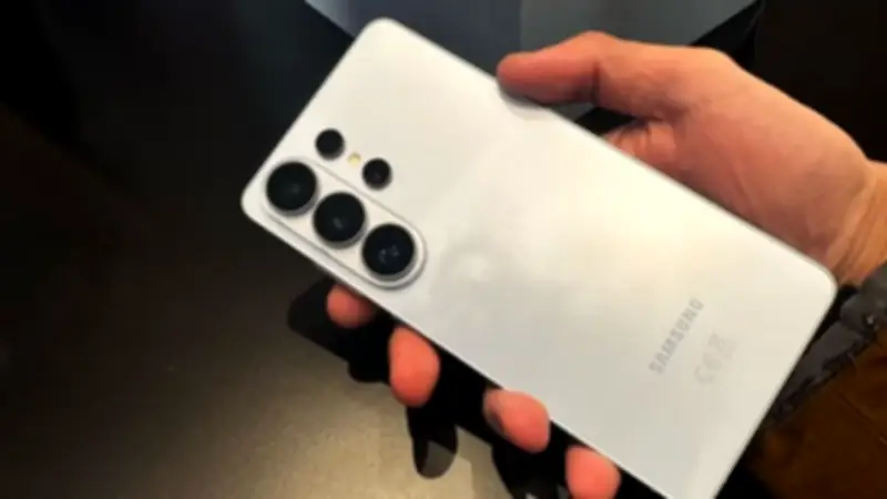 هاتف Galaxy S26 Ultra يقدم شاشة خصوصية متطورة مع 4 مزايا رئيسية