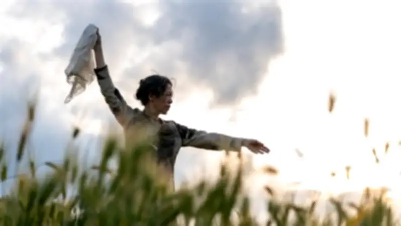 كواليس فيلم 'My Name' الكوري تكشف عن تفاصيل التصوير في جزيرة جيجو وإعادة بناء حقبة التسعينيات