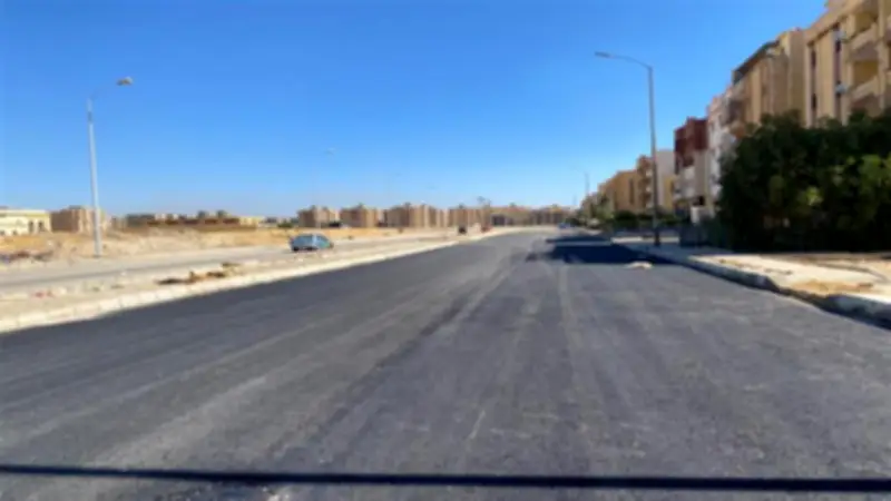 بدء أعمال الرصف والأسفلت بطريق R5 في 6 أكتوبر لتحسين الحركة المرورية