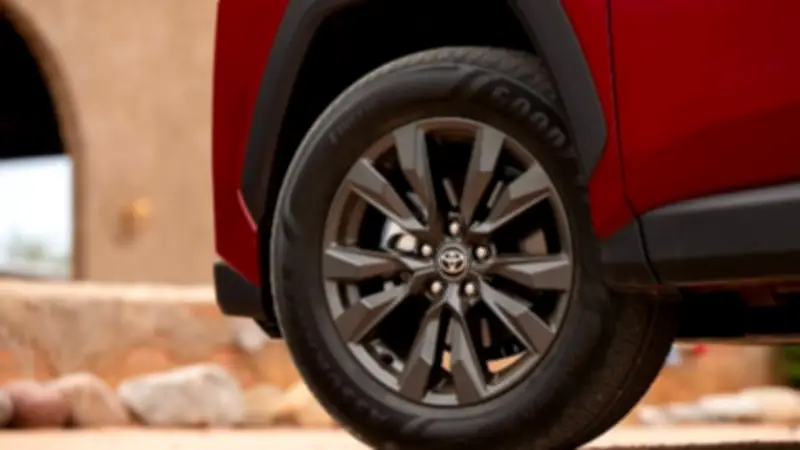 تويوتا تسجل انخفاضًا في الإنتاج العالمي بعد إطلاق الجيل السادس من سيارة RAV4 الهجينة