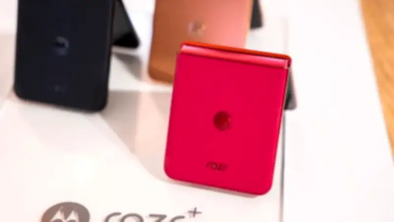 خصم مذهل: هاتف موتورولا Razr+ 2025 القابل للطي ينخفض إلى 399 دولارًا فقط