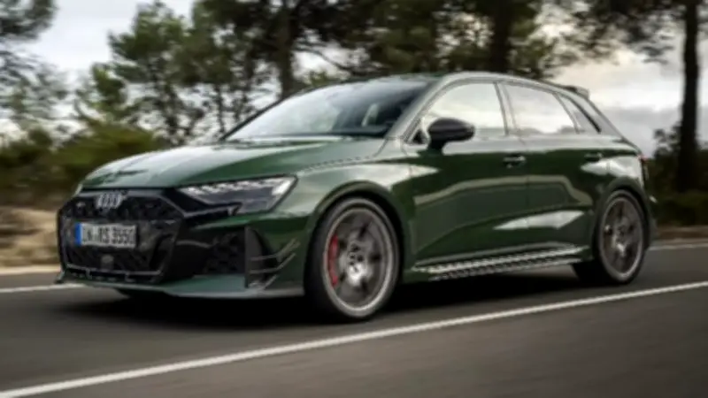 أودي تكشف عن RS3 Competition Limited: 750 سيارة فقط عالميًا بمناسبة مرور 50 عامًا على محرك الخمس أسطوانات