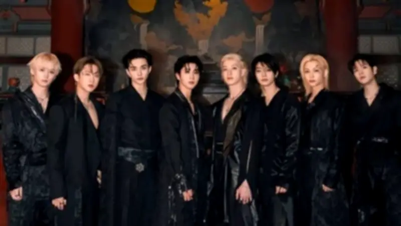 فرقة Stray Kids تطلق أغنية "STAY" احتفالاً بذكراها الثامنة وسط تحديات صحية