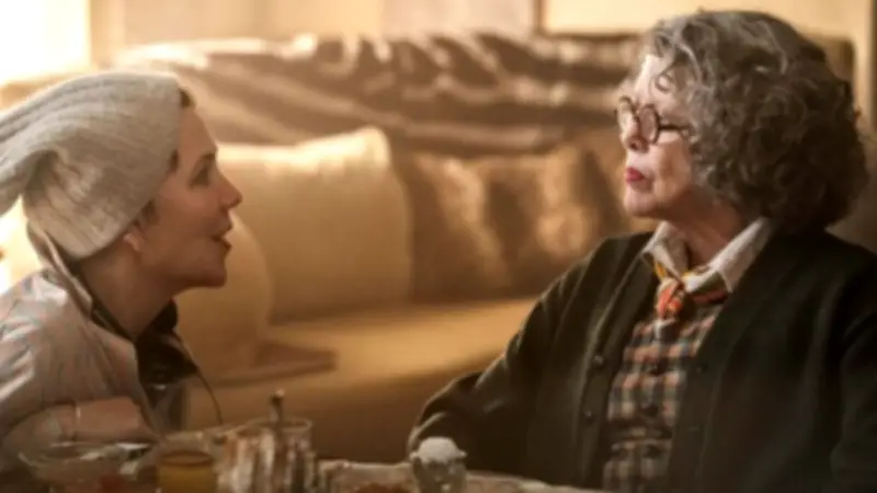 ماجي جيلينهال تعود بإخراج فيلم The Bride: رؤية معاصرة جريئة لرواية فرانكشتاين