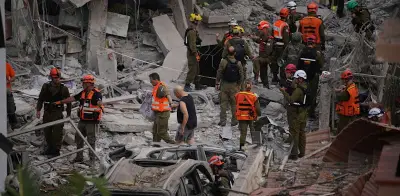 ميناء دمياط يشهد حركة تجارية نشطة باستقبال 10 سفن وتصدير بضائع متنوعة