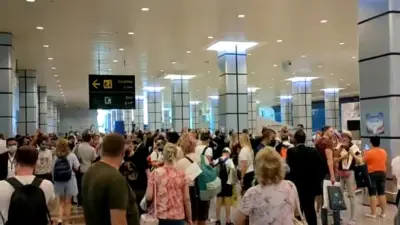 الغردقة ومرسي علم تستقبلان 115 رحلة طيران أوروبية تحمل 23 ألف سائح