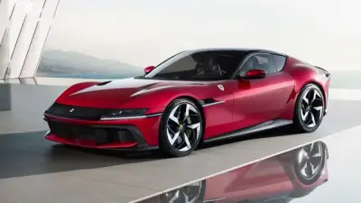 فيراري تستدعي سيارتها الجديدة 12Cilindري بسبب زجاج داكن مخالف لمعايير السلامة الأمريكية