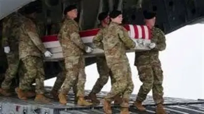 صحيفة أمريكية تكشف: 13 قتيلًا و300 مصاب أمريكي في إيران وترامب متردد بشأن إرسال قوات