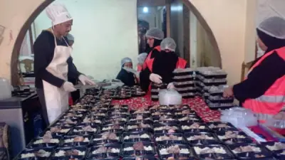 مبادرة 'مطبخ المصرية' بأسوان تواصل توزيع 1400 وجبة إفطار بقرى كوم أمبو