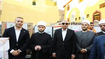 وزير الأوقاف ومحافظ المنيا يوزعان 15 جهاز عروسة و1000 كرتونة غذائية في مغاغة