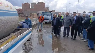 محافظ القليوبية يوجه بتعزيز جهود رفع مياه الأمطار بـ 152 معدة و57 سيارة كسح