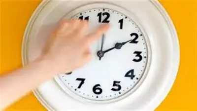 موعد بدء التوقيت الصيفي 2026 وانتهاء فصل الشتاء.. تفاصيل تحريك الساعة 60 دقيقة