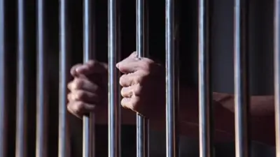 النيابة تحجز صاحب مصنع 24 ساعة لقيادته سيارة عكس الاتجاه في 6 أكتوبر