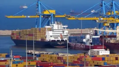 حركة تجارية نشطة بموانئ البحر الأحمر: تداول 45 ألف طن بضائع و975 شاحنة