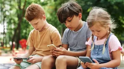 قانون الطفل: 8 تدابير لحماية الأطفال دون 15 عامًا وحالات تعرضهم للخطر