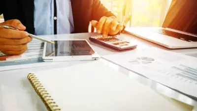 ارتفاع قياسي في نشاط التخصيم: 943 شركة مسجلة بنهاية 2025 بنمو 29.2%