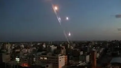 وسائل إعلام عبرية: صاروخ إيراني يسقط قرب مقر اجتماع مجلس الوزراء الإسرائيلي في القدس