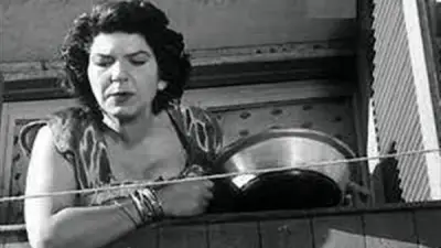 زينات صدقي: رحلة كوميديا تنتهي بعزلة وإفلاس.. ومواقف طريفة في رمضان