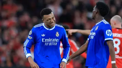 غضب مبابي يدفعه لرحلة سرية إلى فرنسا بحثاً عن حل لإصابة ركبته خارج ريال مدريد