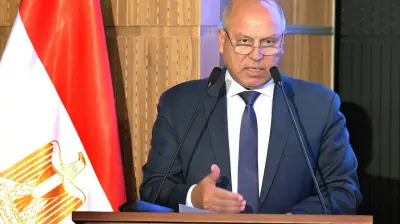 وزير النقل: القطار الكهربائي الخفيف يخدم مليون مواطن وليس وسيلة ترفيهية