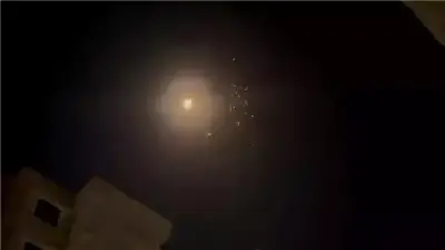 إسرائيل تتعرض لقصف إيراني ليلاً: إصابات وأضرار مادية في عدة مناطق