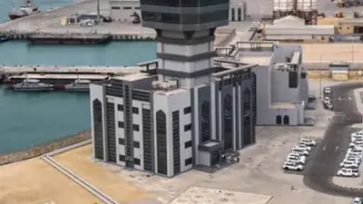 عُمان تعلن تعرض خزانات وقود ميناء الدقم لهجمات بطائرات مسيرة وسط تصاعد التوترات الإقليمية