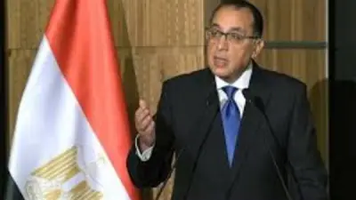 رئيس الوزراء يعلق على ارتفاع سعر الدولار ويؤكد سياسة الصرف المرن