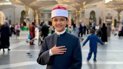 وزير الأوقاف يهنئ القارئ عمر علي عوض لفوزه بالمركز الثاني في جائزة دبي للقرآن