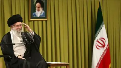 الإيرانيون يودعون المرشد الأعلى الراحل علي خامنئي في مراسم تأبين تستمر ثلاثة أيام