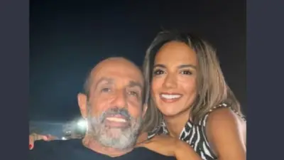 الفنان أحمد صيام يحتفل بعيد ميلاد ابنته بسنت: 