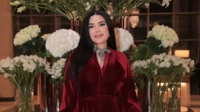 عبير صبري تسطع بإطلالة حمراء راقية تخطف الأنظار في أحدث ظهور لها