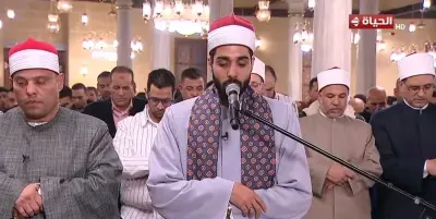 صلاة التراويح في مسجد الإمام الحسين تثير إعجاب المصلين بجمال الألحان